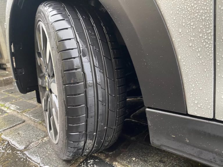 Tests de pneus été 2023 : Un examen approfondi des meilleurs modèles sur le marché