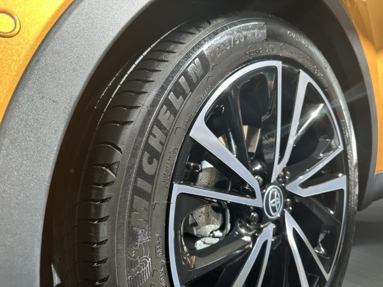 Test de freinage des pneus d'été AUTO BILD 2024 : Une compétition serrée entre les concurrents