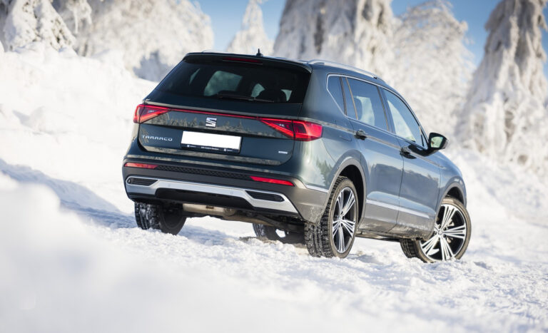 AUTO Straßenverkehr a publié le premier test de pneus hiver pour 2024 - le nouveau Blizzak 6 testé