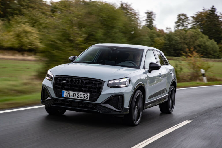 Régulier vs. Durable : Automotorsport teste des pneus d'été 215/55 R17
