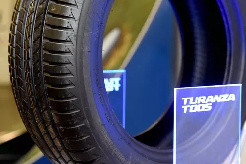 Bridgestone Turanza T005 Vignette 1800x1200