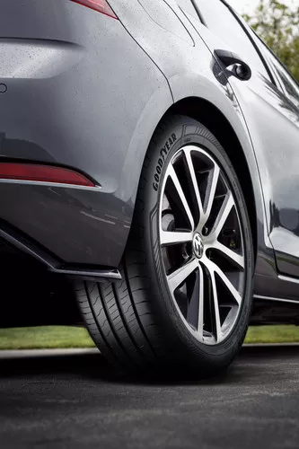 Goodyear Efficient Grip Performance 2 Vignette 3332x4998