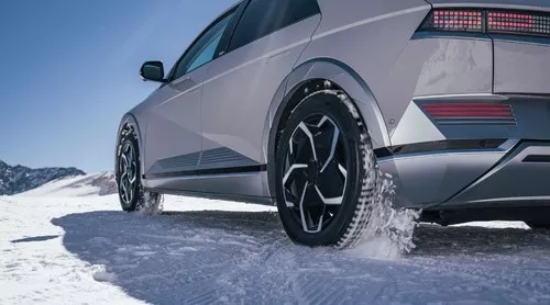 Hankook Winter I-Cept iOn Vignette 1920x1066