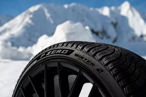 Pirelli P Zero Winter 2 Vignette 3840x2555