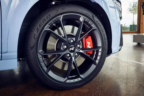 Pirelli P ZERO Vignette 1731x1154
